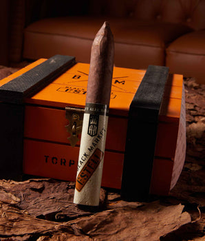 Alec Bradley Black Market Esteli Torpedo